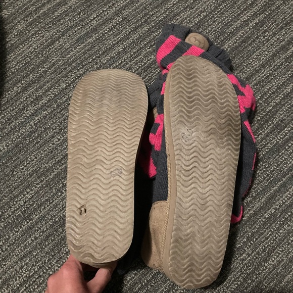 VS PINK SLIPPER BOOTS FAIR CONDITION - Picture 3 of 3